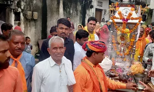 बाबा रामदेव जी के जन्मोत्सव पर शौभायात्रा निकाली बाबा रामदेव जी के जन्मोत्सव पर शौभायात्रा निकाली