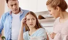 कहीं आप भी तो अपने बच्चों के सिर पर हेलीकॉप्टर की तरह नहीं मंडरा रहे?