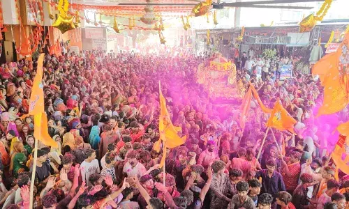 खजुरिया श्याम मंदिर पर चल रही अखंड रामधुन का समापन, शोभायात्रा में उमड़े लोग खजुरिया श्याम मंदिर पर चल रही अखंड रामधुन का समापन, शोभायात्रा में उमड़े लोग