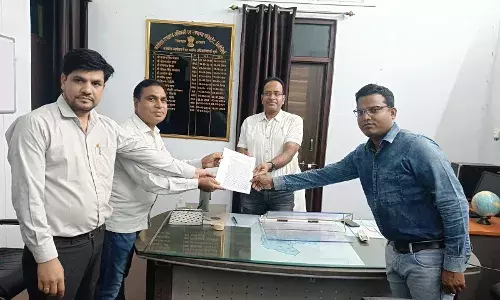 कर्मचारियों के पदोन्नति के लिए आरक्षित कोटे को यथावत रखने की मांग