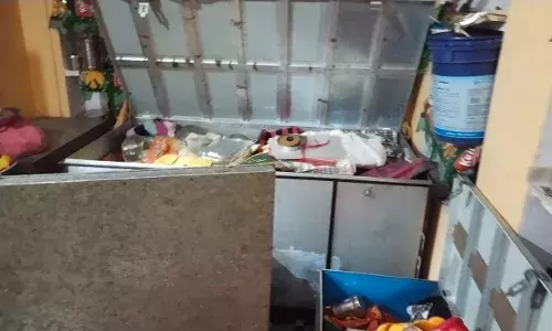 चोरों ने तीन मकानों को बनाया निशाना, सोने चांदी के आभूषण सहित चुराई नगदी चोरों ने तीन मकानों को बनाया निशाना, सोने चांदी के आभूषण सहित चुराई नगदी