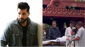 बेटे के अंतिम संस्कार में रो-रोकर मां हुई बेसुध, नम आंखों से सेलेब्स ने दी आखिरी विदाई