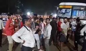 अलवर के धीकाका में बस से टकराई पिकअप, 12 लोग घायल