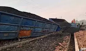 शहडोल में बड़ा ट्रेन हादसा, मालगाड़ी के 8 डिब्बे पटरी से उतरे, मचा हड़कंप