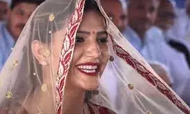 सपना चौधरी ने किया गदर डांस, हरियाणवी डांसर की अदाएं देख दीवाने हुए सपना चौधरी ने किया गदर डांस, हरियाणवी डांसर की अदाएं देख दीवाने हुए