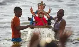 गणेश विसर्जन के लिए आज 4 शुभ मुहूर्त, जानें किस मुहूर्त में किया जाएगा बप्पा का विसर्जन! गणेश विसर्जन के लिए आज 4 शुभ मुहूर्त, जानें किस मुहूर्त में किया जाएगा बप्पा का विसर्जन!