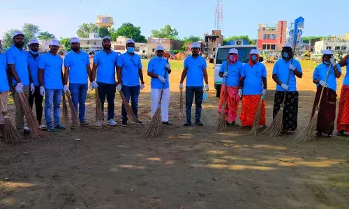 स्वच्छता ही सेवा’ कार्यक्रम के तहत किया श्रमदान, सार्वजनिक स्थलों को साफ-सुथरा रखने का दिया संदेश