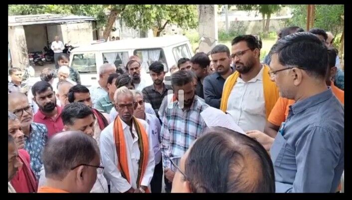 तीन दिन का अल्टीमेटम ,फिर बड़े आंदोलन की चेतावनी तीन दिन का अल्टीमेटम ,फिर बड़े आंदोलन की चेतावनी