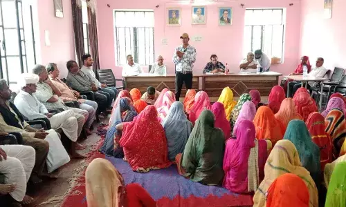 ग्राम सभा में स्वास्थ और पोषण पर किया जागरूक ग्राम सभा में स्वास्थ और पोषण पर किया जागरूक