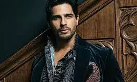 सिद्धार्थ मल्होत्रा ने ‘पंचायत’ के डायरेक्टर के साथ मिलाया हाथ, पर्दे पर दिखेगा भरपूर ड्रामा सिद्धार्थ मल्होत्रा ने ‘पंचायत’ के डायरेक्टर के साथ मिलाया हाथ, पर्दे पर दिखेगा भरपूर ड्रामा