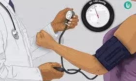 हाई ब्लड प्रेशर की समस्या कमजोर कर सकती है आपकी याद्दाश्त, यूं करें बचाव हाई ब्लड प्रेशर की समस्या कमजोर कर सकती है आपकी याद्दाश्त, यूं करें बचाव