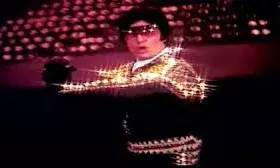 सारा जमाना गाने की शूटिंग के समय बिग बी को लगे थे बिजली के झटके, मजबूरी में करना पड़ता था डांस सारा जमाना गाने की शूटिंग के समय बिग बी को लगे थे बिजली के झटके, मजबूरी में करना पड़ता था डांस