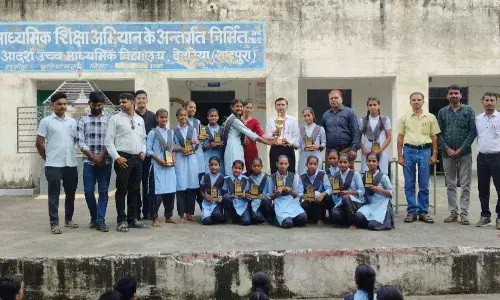 देवरिया की टीम ने हॉकी में लहराया परचम, विद्यालय के 15 खिलाड़ियों का हुआ चयन