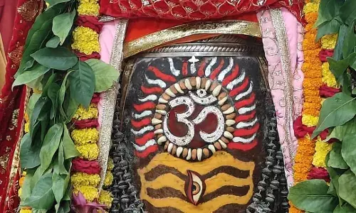 भस्म आरती में बाबा महाकाल का ऐसा श्रृंगार, मस्तक पर चमका सूर्य, खुल गई तीसरी आंख