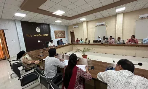 गुणवत्तापूर्ण निस्तारण कर संपर्क पोर्टल प्रकरणों में राहत और संतुष्टि प्रतिशत बढ़ाएं - ज़िला कलेक्टर