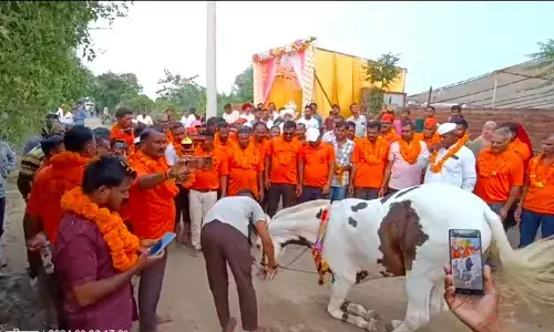 वैष्णो देवी से जोत लेकर आ रहे भक्तो का मोतिबोर खेड़ा में किया स्वागत