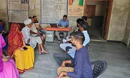 कोट ग्राम पंचायत में गांधी और शास्त्री जयंती पर ग्राम सभा के दौरान स्वच्छता की शपथ ली