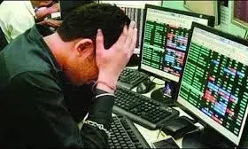 सेंसेक्स   गिरा; निफ्टी नीचे आया, निवेशकों को 11 लाख करोड़ रुपये का लगा चूना