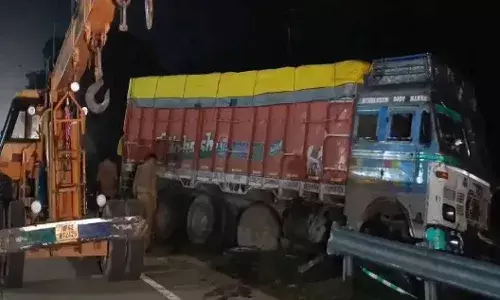 सड़क हादसे में 10 लोगों की मौत