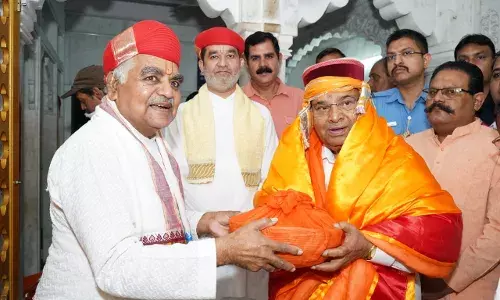 कर्नाटक के राज्यपाल गहलोत ने किए प्रभु श्रीनाथजी के दर्शन