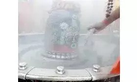 भस्म आरती में सूर्य, चंद्रमा के साथ सजे बाबा महाकाल, पूजन सामग्री से हुआ अलौकिक शृंगार