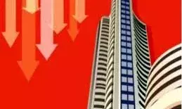 सेंसेक्स 402 अंक गिरा, निफ्टी 24900 से फिसला