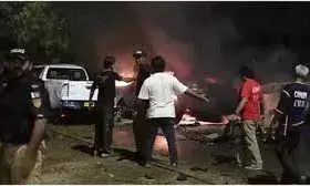 कराची के जिन्ना हवाई अड्डे के पास जबरदस्त धमाका; दो चीनी नागरिकों समेत तीन की मौत, 17 घायल कराची के जिन्ना हवाई अड्डे के पास जबरदस्त धमाका; दो चीनी नागरिकों समेत तीन की मौत, 17 घायल