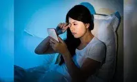 मोबाइल फोन का ज्यादा यूज बना सकता है कई बीमारियों का शिकार, रिसर्च में दावा