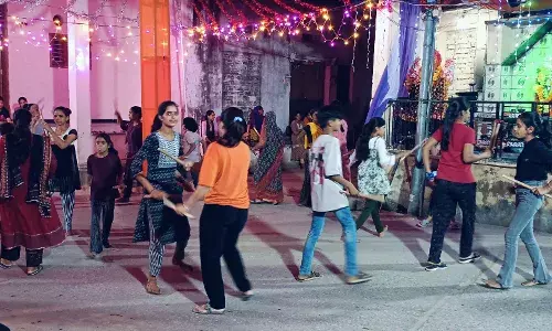 शारदीय नवरात्रि में पोटलां में गरबा डांडिया की मची धूम