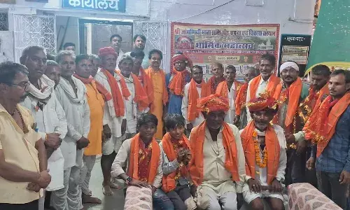 अलगोजा व ढोलक वादन पर कलाकारों का जोगणिया माता शक्तिपीठ संस्थान ने किया स्वागत अलगोजा व ढोलक वादन पर कलाकारों का जोगणिया माता शक्तिपीठ संस्थान ने किया स्वागत