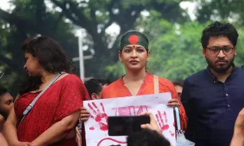 बांग्लादेश में हिंदुओं पर अत्याचार जारी, दुर्गा पूजा पंडालों को बनाया निशाना, MEA ने जताई चिंता बांग्लादेश में हिंदुओं पर अत्याचार जारी, दुर्गा पूजा पंडालों को बनाया निशाना, MEA ने जताई चिंता