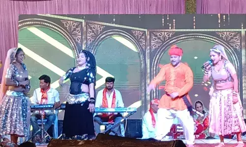 मांडलगढ़ तीन दिवसीय दशहरा मेले का राजस्थानी भजनों की प्रस्तुतियों के साथ समापन मांडलगढ़ तीन दिवसीय दशहरा मेले का राजस्थानी भजनों की प्रस्तुतियों के साथ समापन