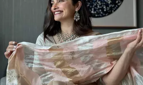 टीवी से की थी करियर की शुरुआत, आज बॉलीवुड में कमा चुकी है बड़ा नाम टीवी से की थी करियर की शुरुआत, आज बॉलीवुड में कमा चुकी है बड़ा नाम