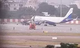 बम की सूचना पर जयपुर में प्लेन की इमरजेंसी लैंडिंग
