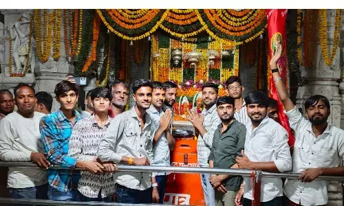 जोगणिया नवयुवक मंडल का दल पहुंचा जोगणिया माताजी