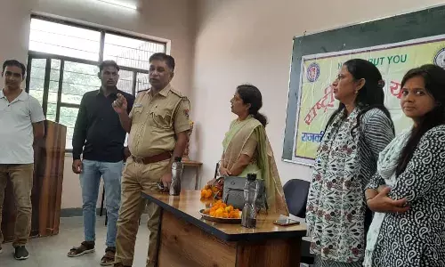 कॉलेज में सब इंस्पेक्टर ने साइबर सुरक्षा कि  जानकारी, अहिल्या बाई होल्कर की जयंती मनाई