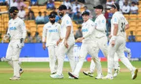 न्यूजीलैंड ने पहले टेस्ट में भारत को 8 विकेट से मात देकर तीन मैचों की सीरीज में बनाई 1-0 से बढ़त