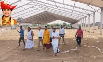 बागेश्वर धाम महंत शास्त्री की कथा को लेकर तैयारियां युद्ध स्तर पर, मुख्यमंत्री सहित कई नेता व महंत होंगे शामिल, दो हेलीपेड बनाये बागेश्वर धाम महंत शास्त्री की कथा को लेकर तैयारियां युद्ध स्तर पर, मुख्यमंत्री सहित कई नेता व महंत होंगे शामिल, दो हेलीपेड बनाये