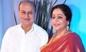पत्नी किरण के साथ अपना बच्चा ना होने पर अनुपम खेर को खलती है कमी, कहा ‘एक खालीपन महसूस होने…’