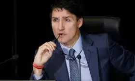 भारत से विवाद के बीच खतरे में आई ट्रूडो की कुर्सी, अपनी ही पार्टी ने दिया इस तारीख तक का समय भारत से विवाद के बीच खतरे में आई ट्रूडो की कुर्सी, अपनी ही पार्टी ने दिया इस तारीख तक का समय