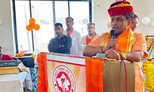 शिक्षक सामाजिक समरसता एवं पर्यावरण शुचिता के क्षेत्र में भी कार्य करें - घनश्याम शिक्षक सामाजिक समरसता एवं पर्यावरण शुचिता के क्षेत्र में भी कार्य करें - घनश्याम