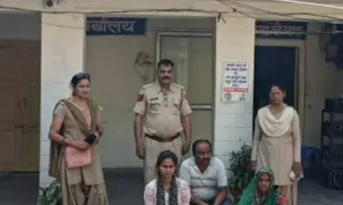 गुरु जी पर बलात्कार का आरोप लगा, लाखों रुपए वसूलते छात्रा ,उसकी मां और दलाल  गिरफ्तार