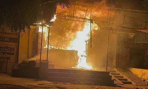 रायला किराना दुकान में लगी आग लाखो का माल जलकर हुआ राख*