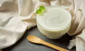 जानिये क्या दही का नियमित सेवन शरीर के लिए फायदेमंद है या नुकसानदायक