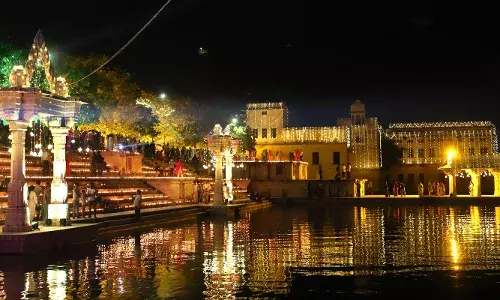 भव्य झील आरती को देखने उमड़ा नगरवासियों का सैलाब