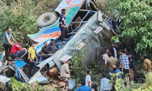 भीषण सड़क हादस में 38 लोगों की मौत