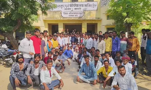 अवैध अतिक्रमण के खिलाफ कार्यवाही की मांग, दिया ज्ञापन