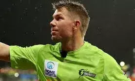 डेविड वार्नर को बीबीएल 14 में सिडनी थंडर का कप्तान बनाया गया