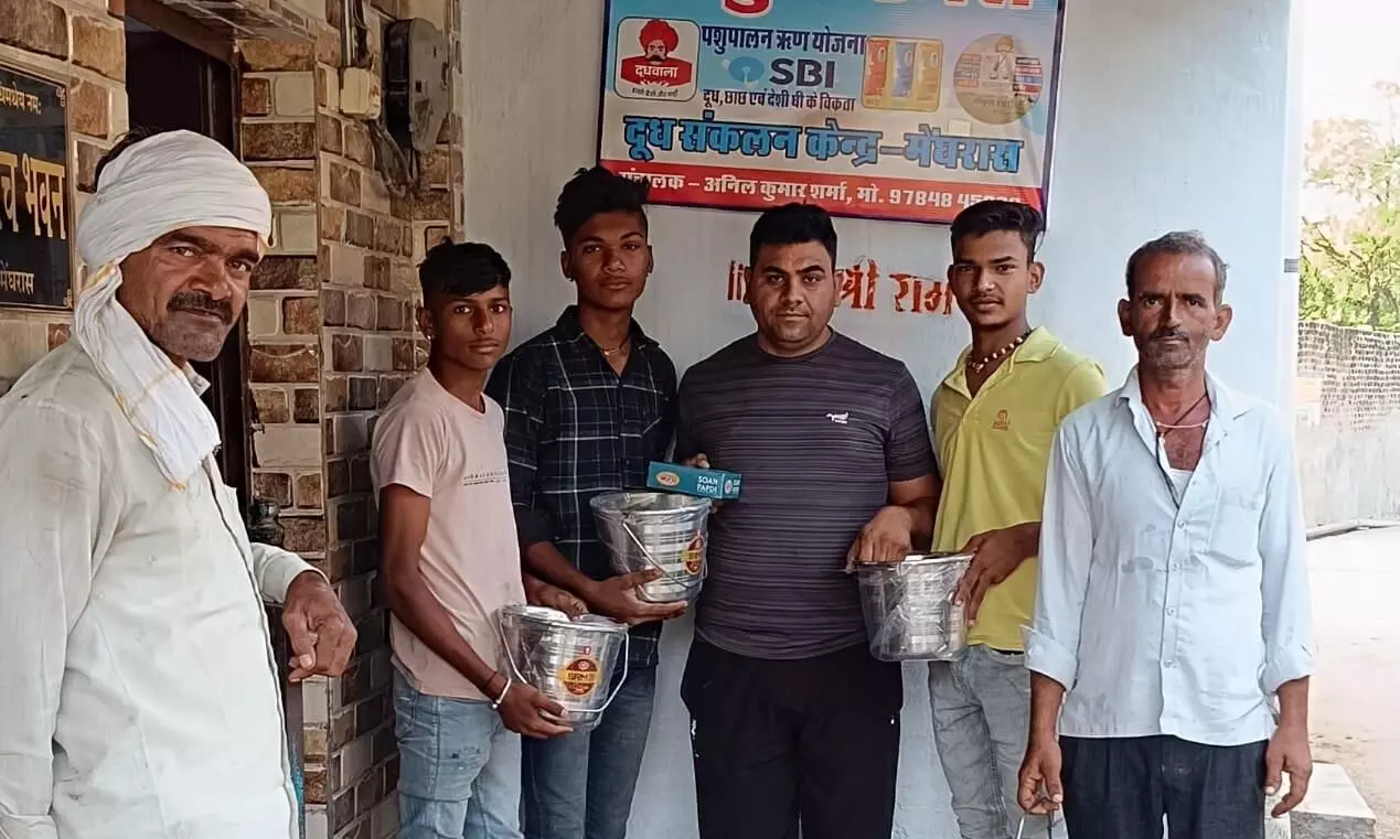 मेंघरास गोकुल डेयरी पर 110 सदस्यों को बोनस वितरित किया मेंघरास गोकुल डेयरी पर 110 सदस्यों को बोनस वितरित किया