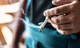 स्मोकिंग छोड़ने के बाद क्यों बढ़ जाता है वजन? कैसे करें इसे कंट्रोल? एक्सपर्ट्स से जानें